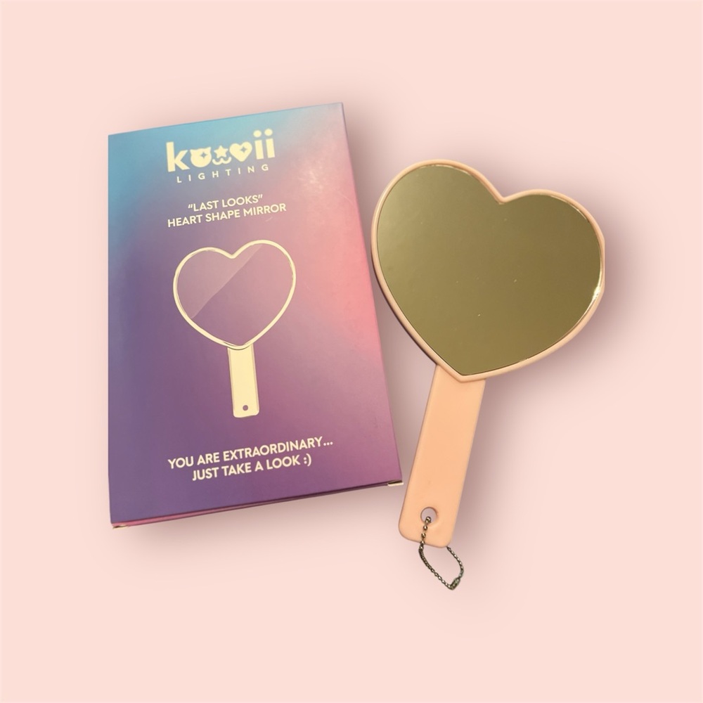 Kawaii Heart Shape Mirror in Pink